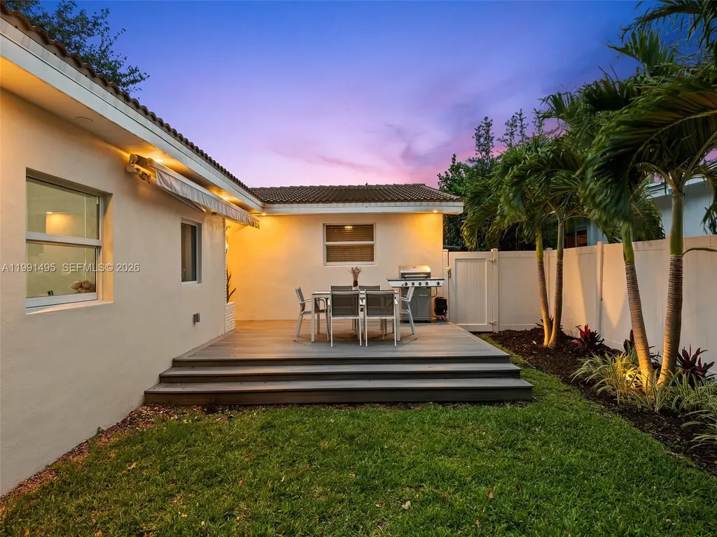 1203 Lincoln Street Hollywood FL 33019
