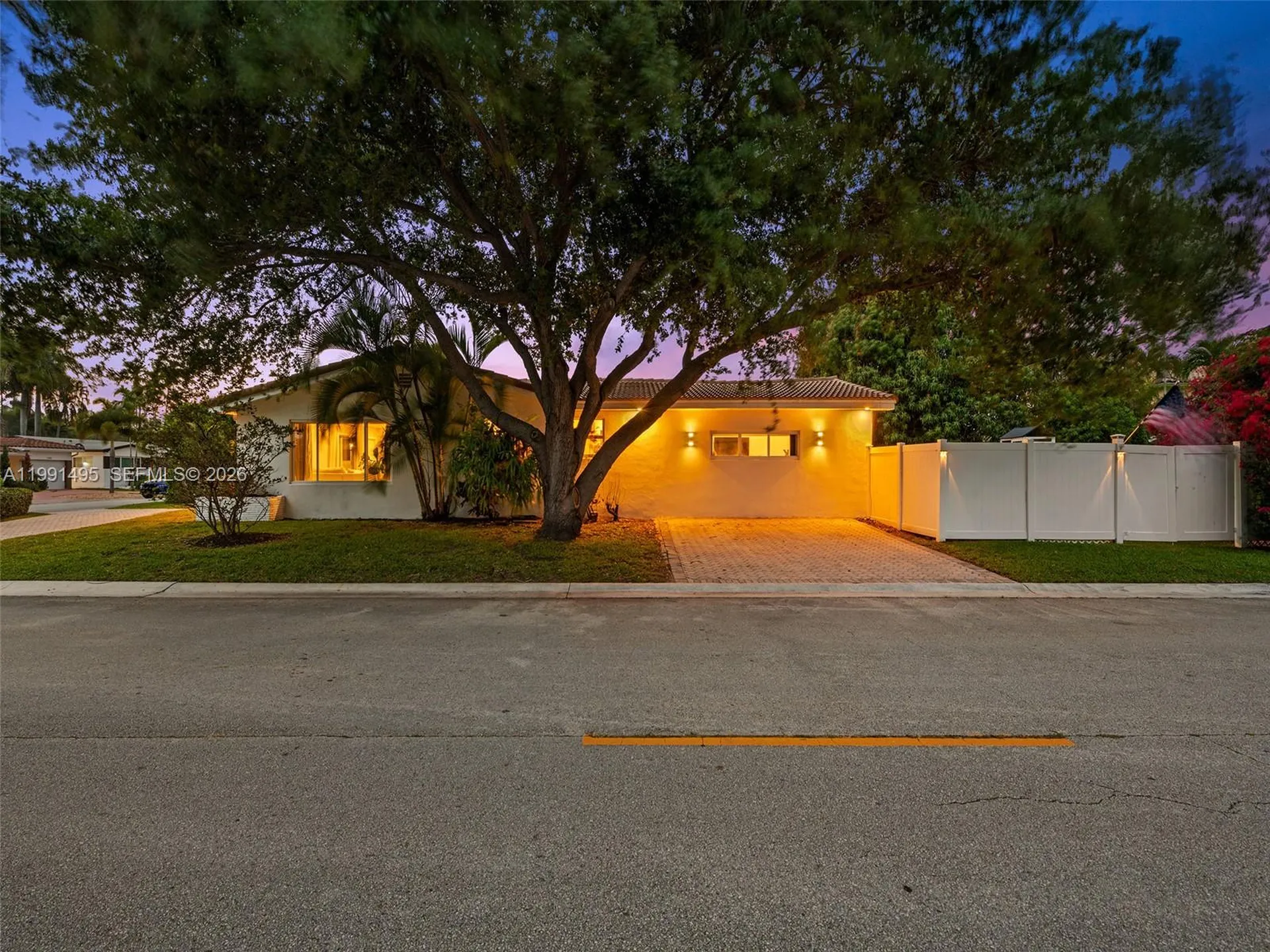 1203 Lincoln Street Hollywood FL 33019