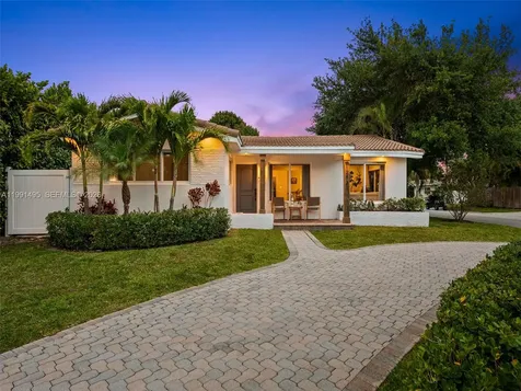 1203 Lincoln Street Hollywood FL 33019
