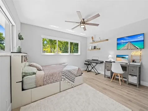 1203 Lincoln Street Hollywood FL 33019