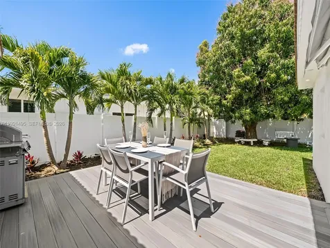 1203 Lincoln Street Hollywood FL 33019