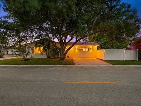 1203 Lincoln Street Hollywood FL 33019