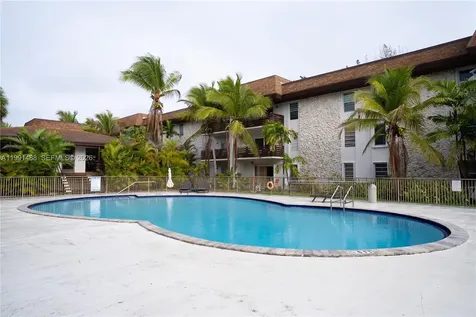 7483 SW 82nd Street Miami FL 33143