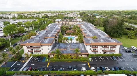 7483 SW 82nd Street Miami FL 33143