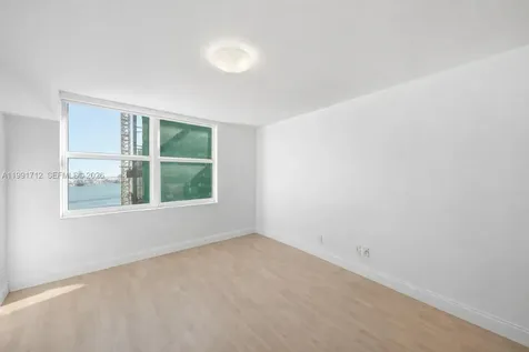 31 SE 5th Street Miami FL 33131