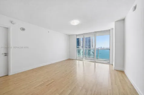 31 SE 5th Street Miami FL 33131