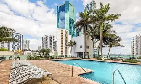 31 SE 5th Street Miami FL 33131