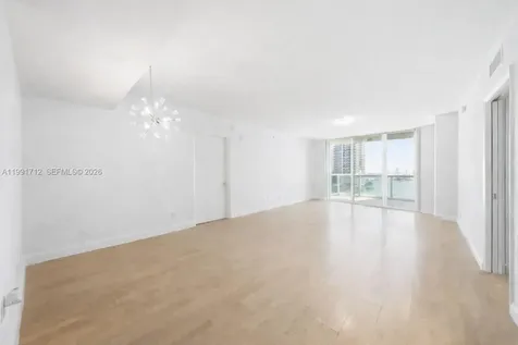 31 SE 5th Street Miami FL 33131