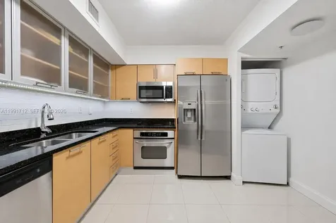 31 SE 5th Street Miami FL 33131
