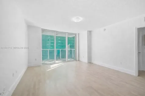 31 SE 5th Street Miami FL 33131