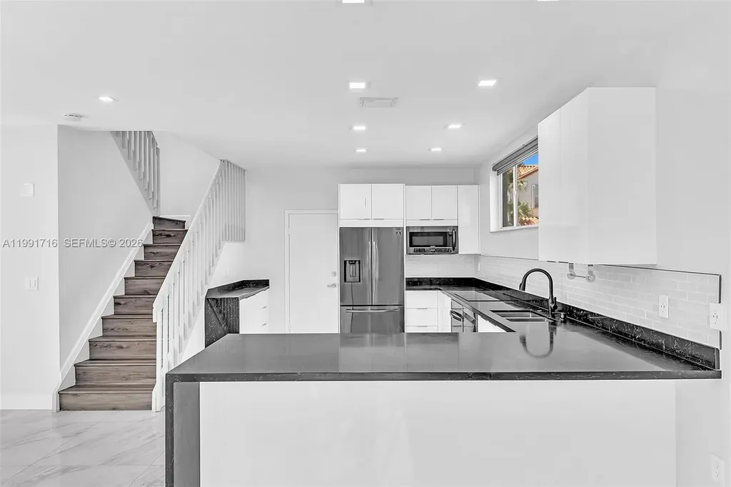 3085 N 36th Avenue Hollywood FL 33021
