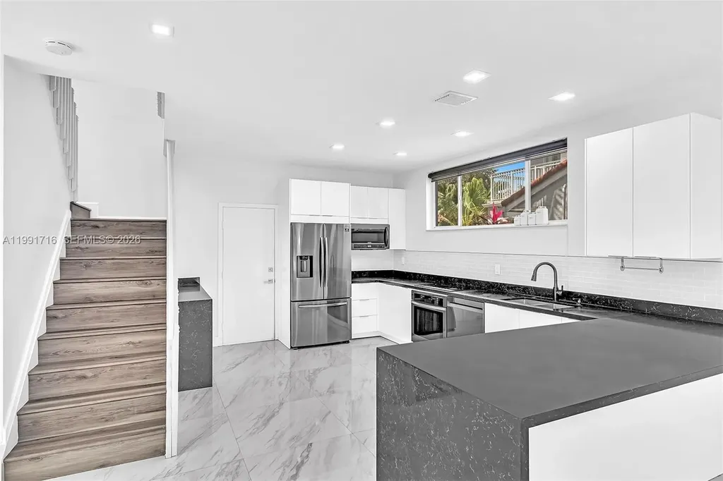 3085 N 36th Avenue Hollywood FL 33021