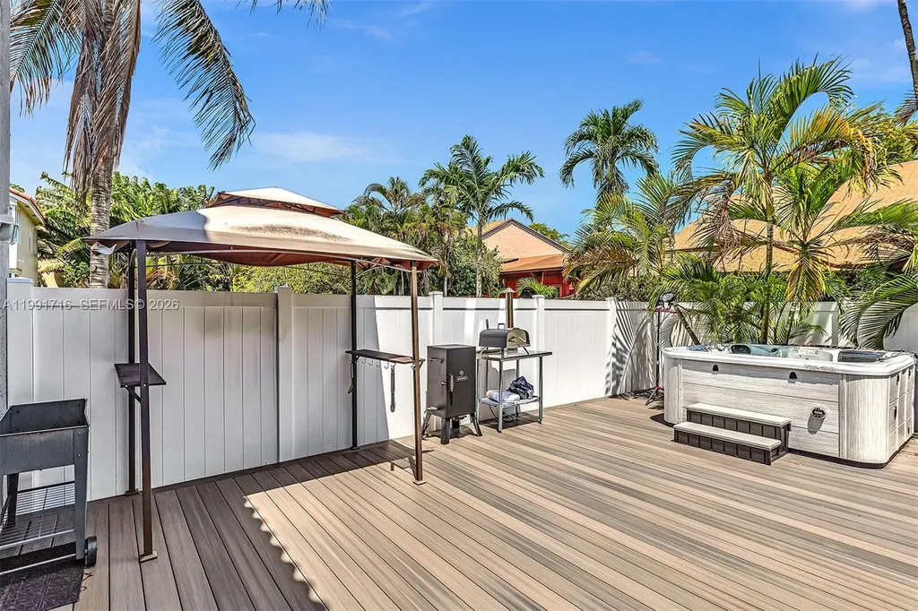 3085 N 36th Avenue Hollywood FL 33021