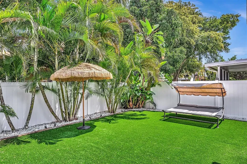 3085 N 36th Avenue Hollywood FL 33021