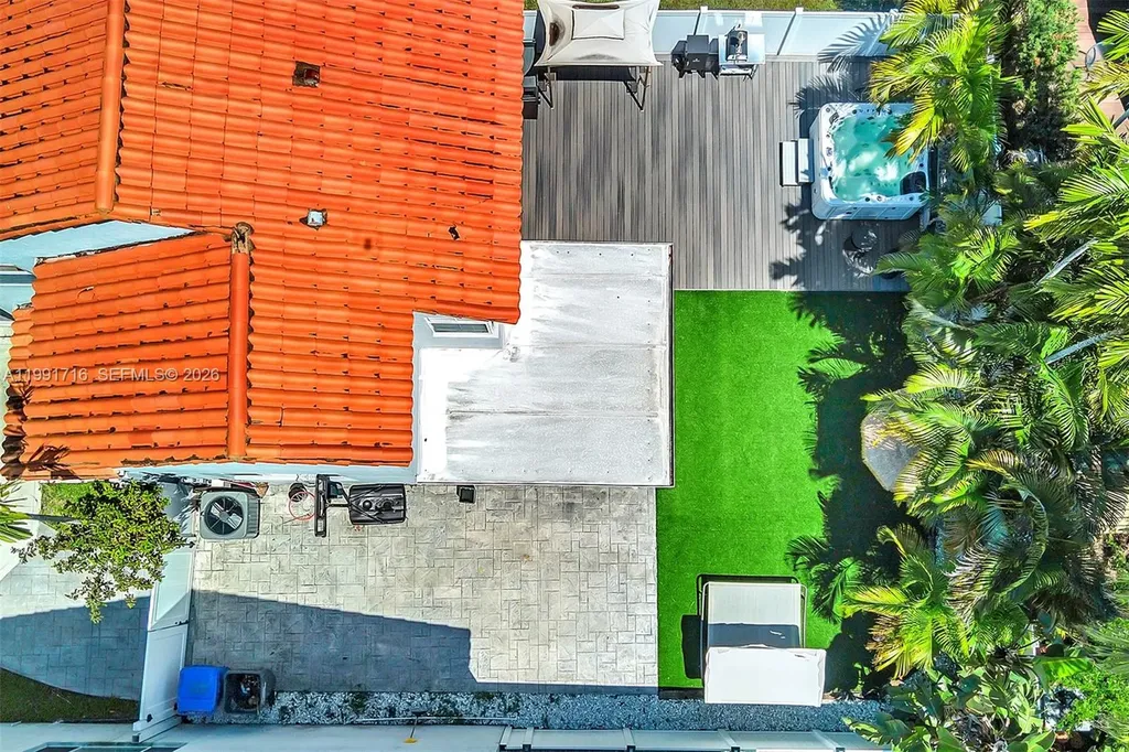 3085 N 36th Avenue Hollywood FL 33021