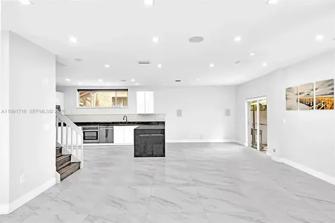 3085 N 36th Avenue Hollywood FL 33021