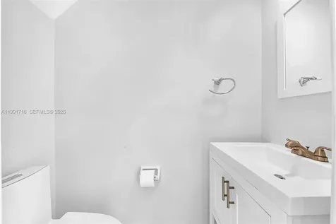 3085 N 36th Avenue Hollywood FL 33021
