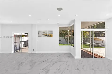 3085 N 36th Avenue Hollywood FL 33021