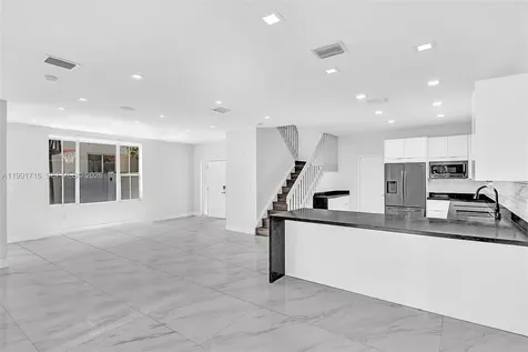 3085 N 36th Avenue Hollywood FL 33021