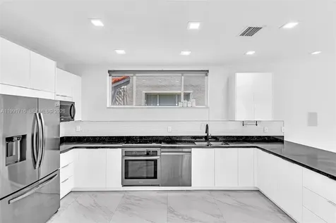 3085 N 36th Avenue Hollywood FL 33021