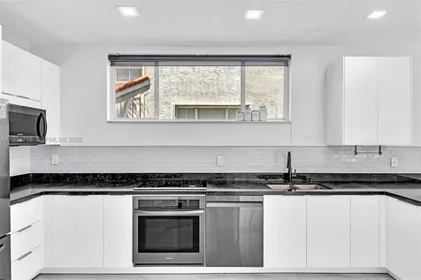 3085 N 36th Avenue Hollywood FL 33021