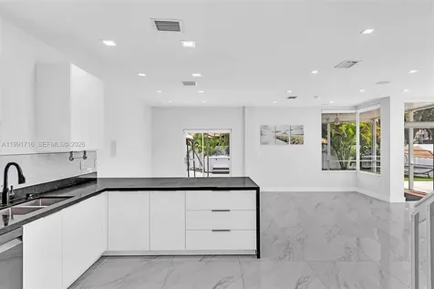 3085 N 36th Avenue Hollywood FL 33021