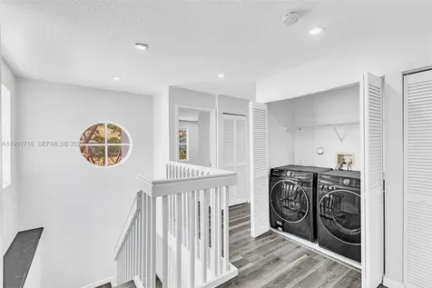 3085 N 36th Avenue Hollywood FL 33021