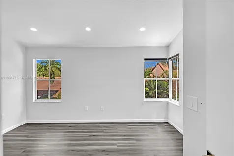 3085 N 36th Avenue Hollywood FL 33021