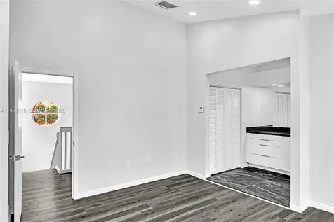 3085 N 36th Avenue Hollywood FL 33021
