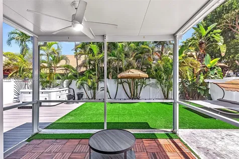 3085 N 36th Avenue Hollywood FL 33021