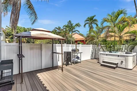 3085 N 36th Avenue Hollywood FL 33021