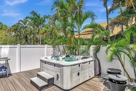 3085 N 36th Avenue Hollywood FL 33021