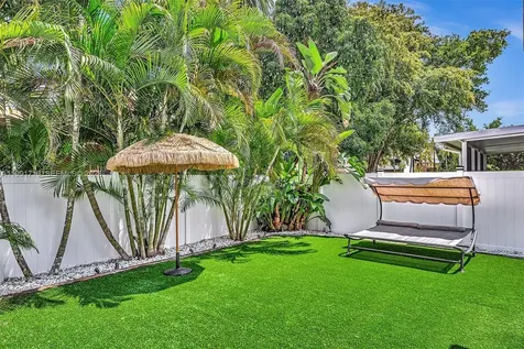 3085 N 36th Avenue Hollywood FL 33021