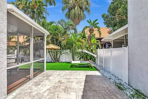 3085 N 36th Avenue Hollywood FL 33021