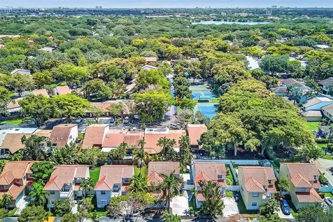 3085 N 36th Avenue Hollywood FL 33021