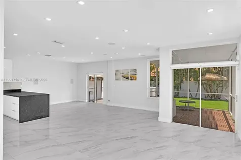 3085 N 36th Avenue Hollywood FL 33021