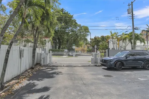3599 SW 17th Street Miami FL 33145