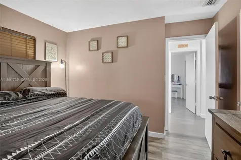 5404 NW 27th Way Tamarac FL 33309