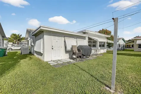 5404 NW 27th Way Tamarac FL 33309