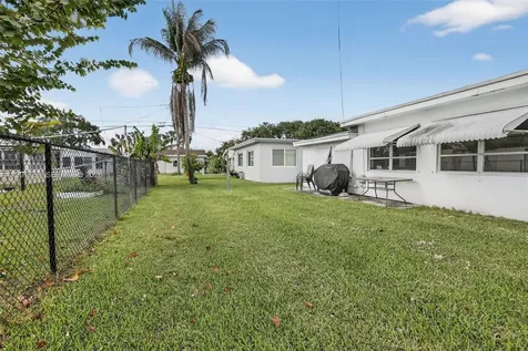 5404 NW 27th Way Tamarac FL 33309
