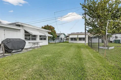5404 NW 27th Way Tamarac FL 33309