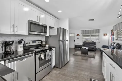 5404 NW 27th Way Tamarac FL 33309