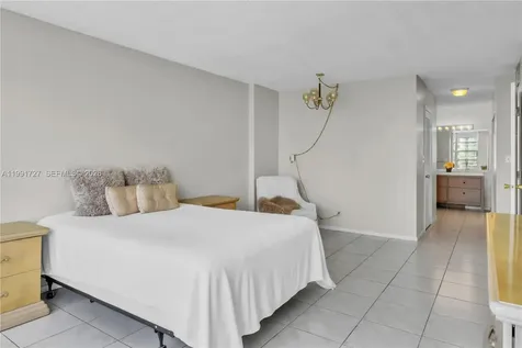 3800 S Ocean Drive Hollywood FL 33019