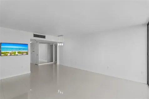 3675 N Country Club Drive Aventura FL 33180