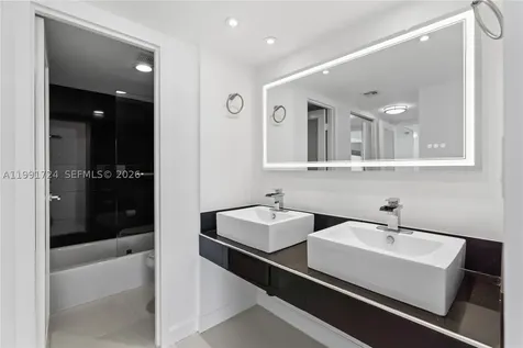 3675 N Country Club Drive Aventura FL 33180