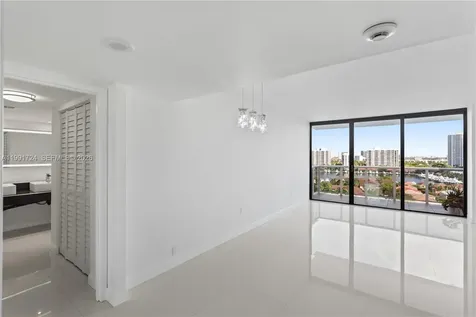 3675 N Country Club Drive Aventura FL 33180