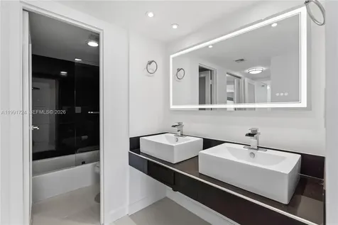 3675 N Country Club Drive Aventura FL 33180