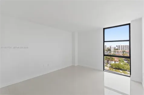 3675 N Country Club Drive Aventura FL 33180