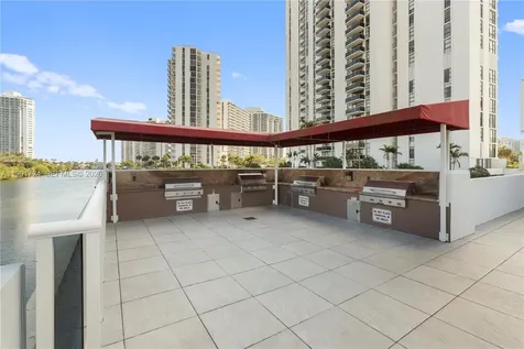 3675 N Country Club Drive Aventura FL 33180