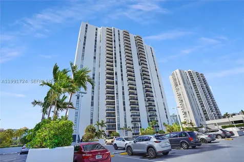 3675 N Country Club Drive Aventura FL 33180